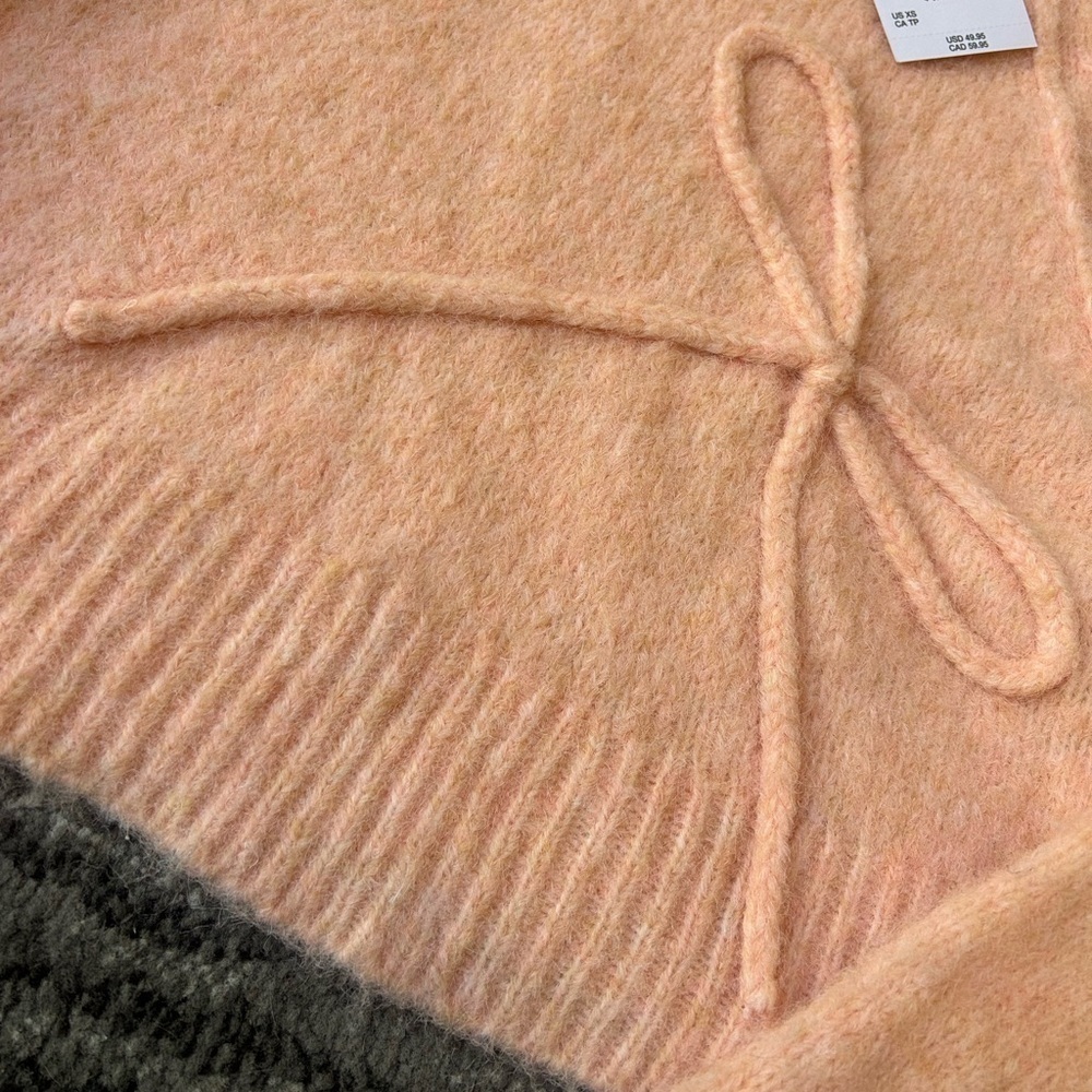 NWT AMERICAN EAGLE Cropped Crewneck Bow Sweater - Picture 9 of 12